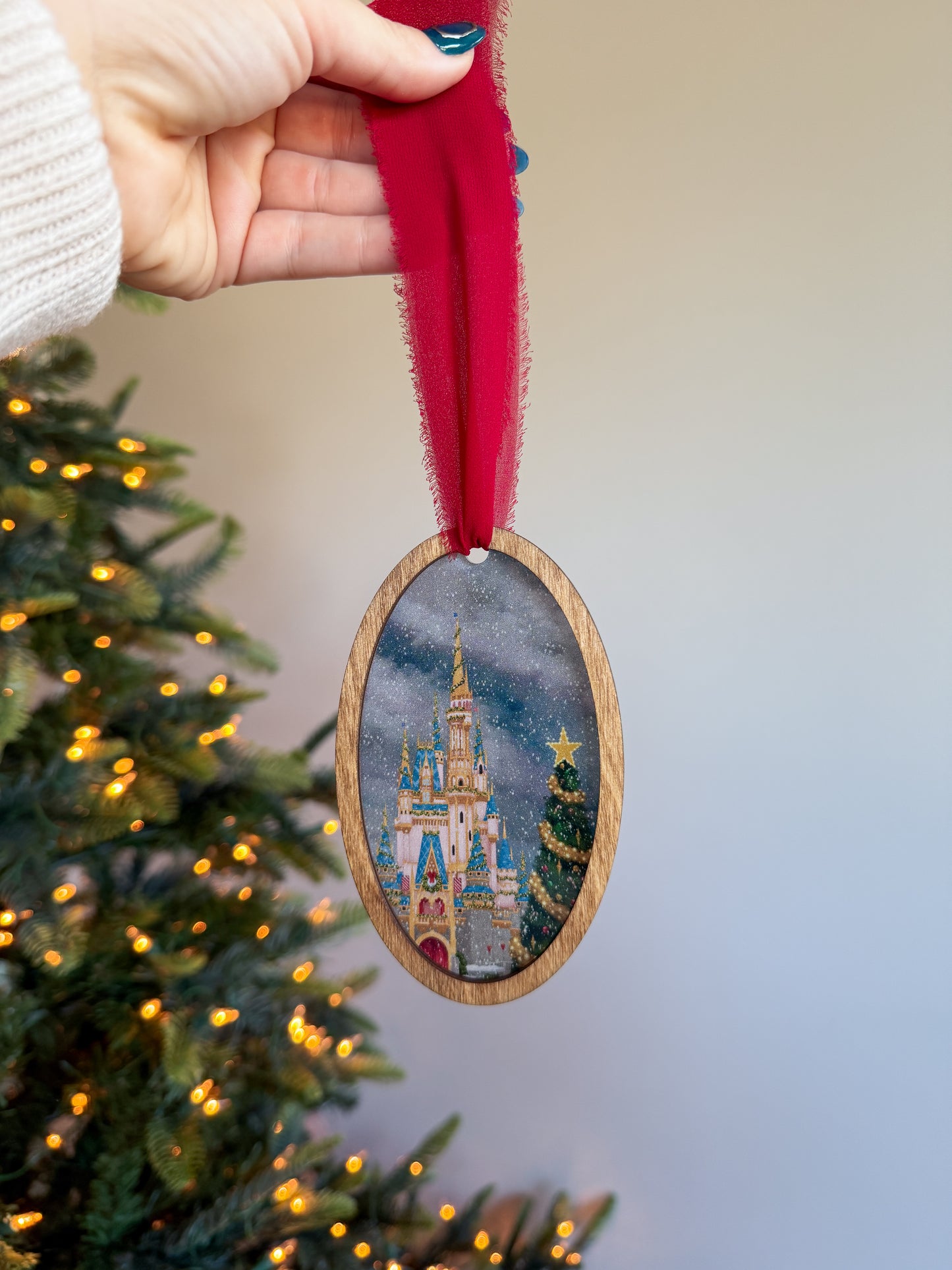 WDW Christmas Castle Framed Oval Ornament