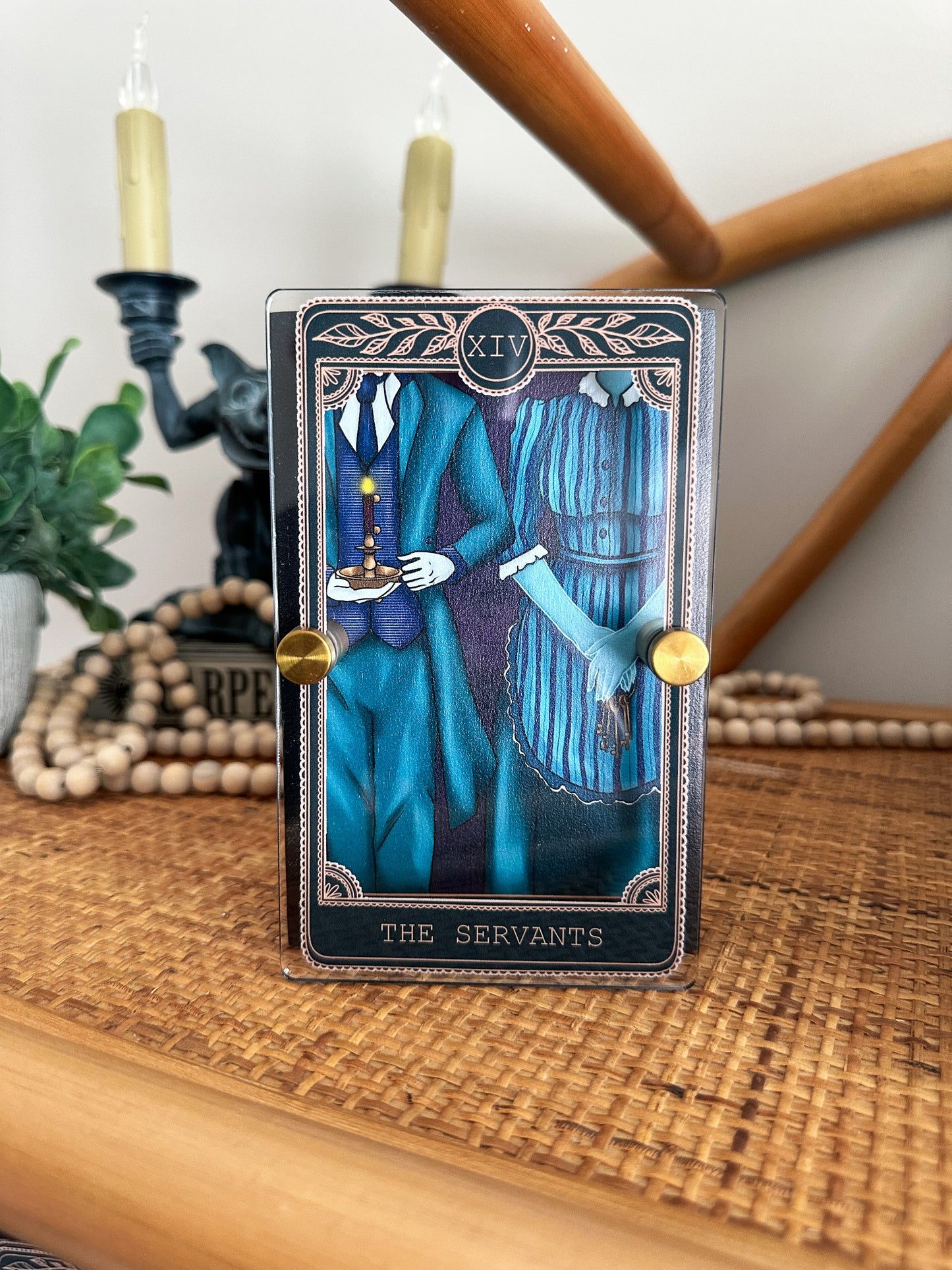 The Servants - Tarot Card Mini Sign