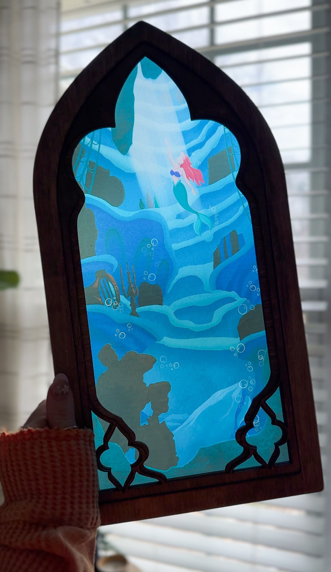 Gadgets & Gizmos - Cathedral Window Sign